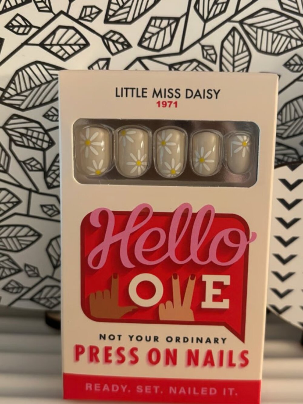 Hello Love Little Miss Daisy Press On Nails